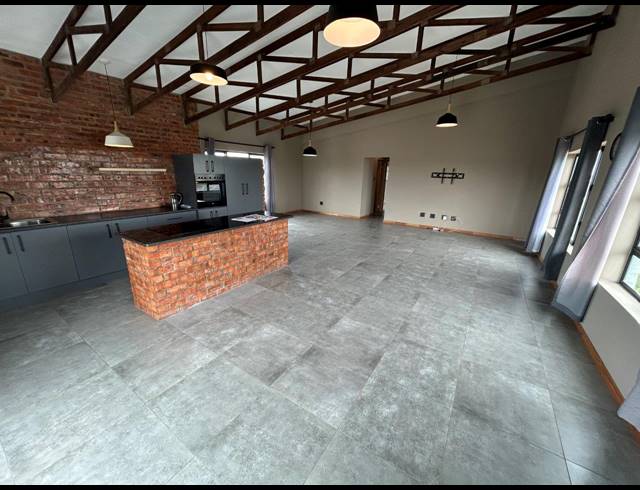 3 BEDROOM HOUSE FOR SALE IN PARADISE BEACH